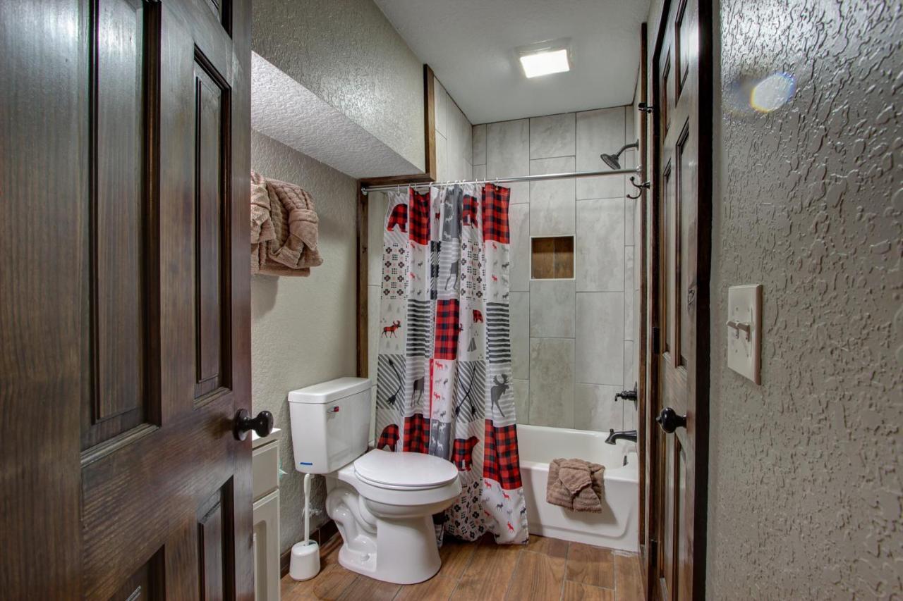 3 Master Bedrooms - Sleeps 10 - Location - Game Room - Hot Tub Pigeon Forge Exterior foto