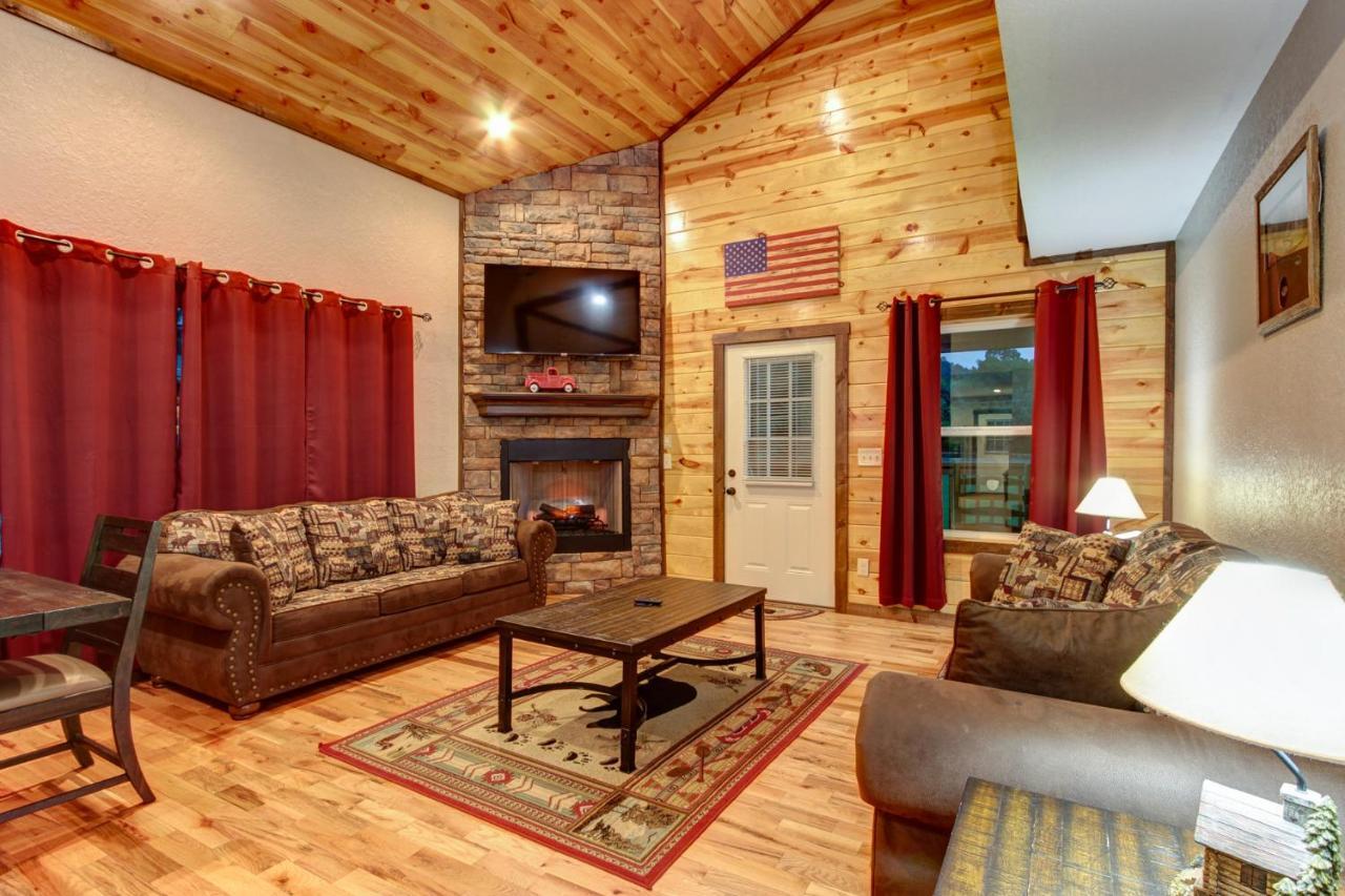 3 Master Bedrooms - Sleeps 10 - Location - Game Room - Hot Tub Pigeon Forge Exterior foto