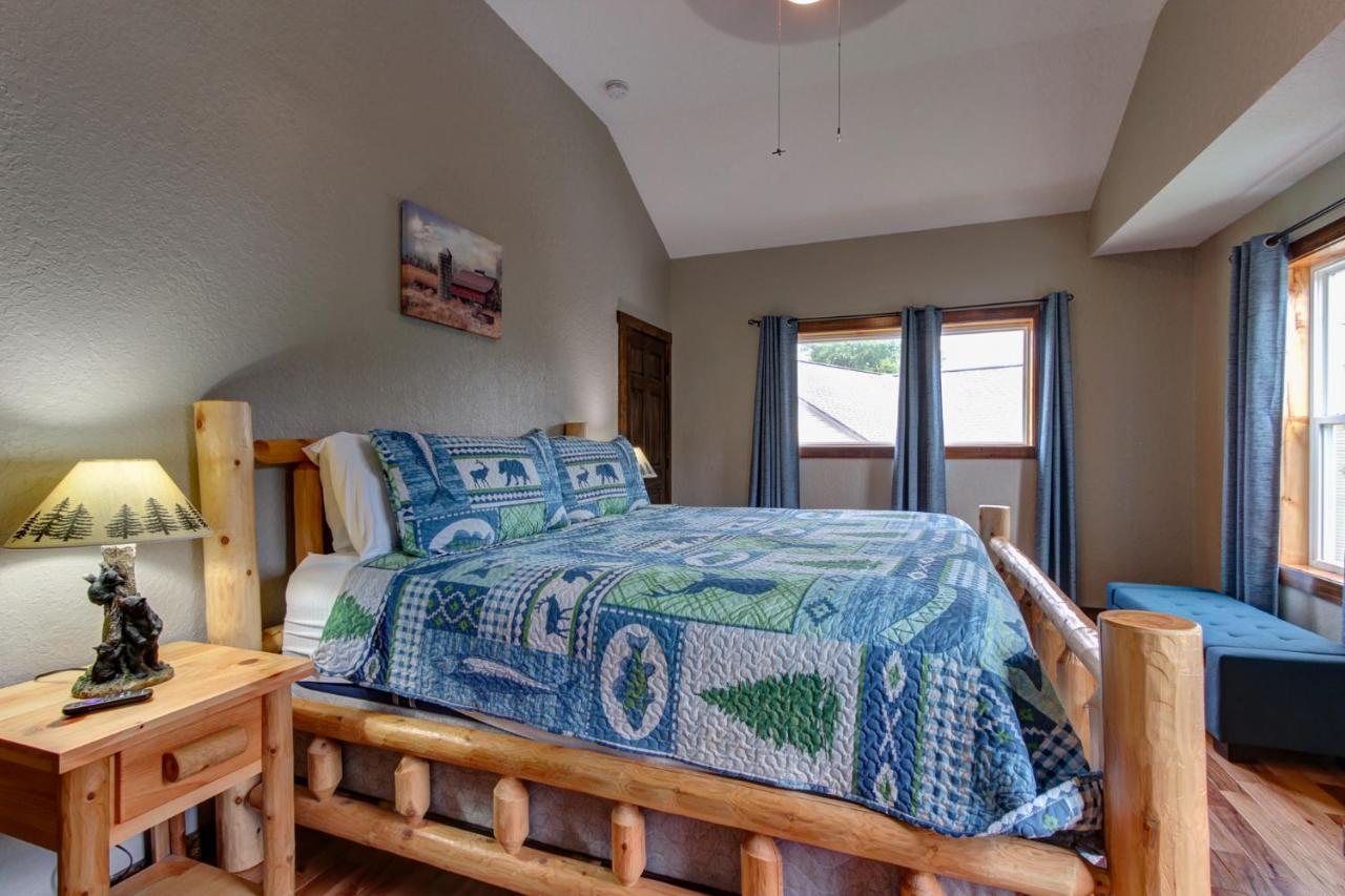 3 Master Bedrooms - Sleeps 10 - Location - Game Room - Hot Tub Pigeon Forge Exterior foto